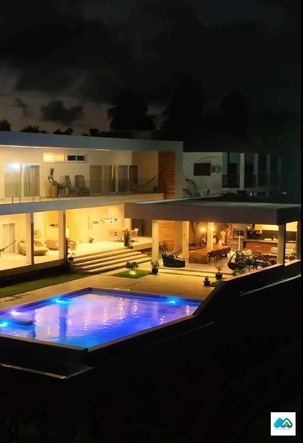 Casa de condomínio à venda com 7 quartos - ,